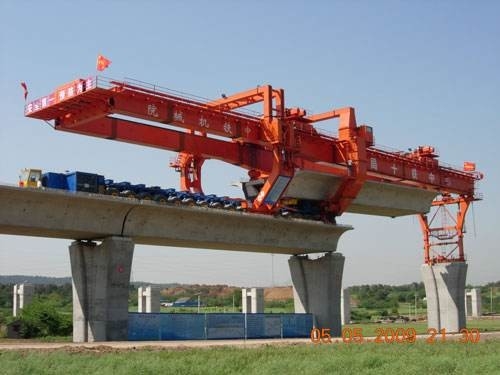 เครื่องสร้างสะพานทางหลวง 200 ตันปรับแต่ง 240 ตันเปิดตัว Gantry Crane