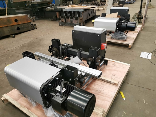 รอกไฟฟ้าสลิงมาตรฐานยุโรปแบบความเร็วคู่ 220V-690V 50/60Hz สำหรับไซต์งานก่อสร้าง